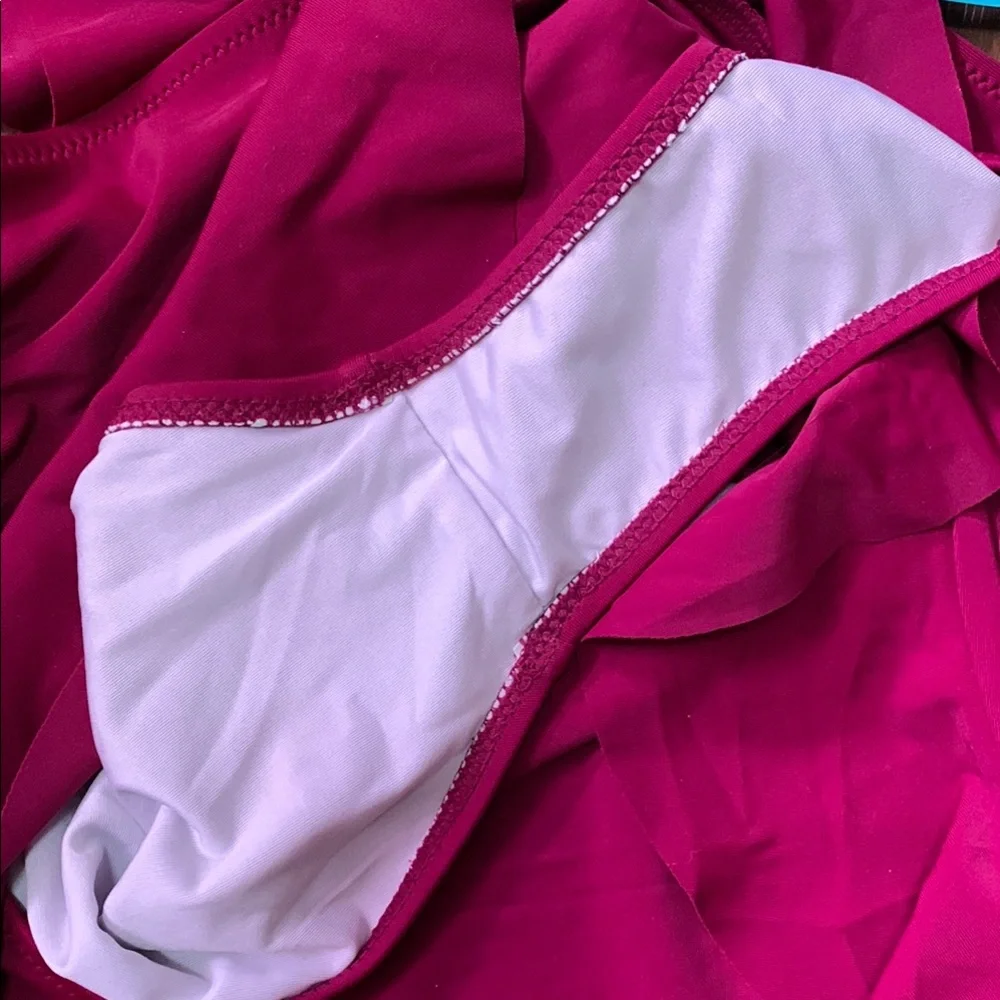 Elegant Pink Ruffle Bikini Set - Picture 4 of 6